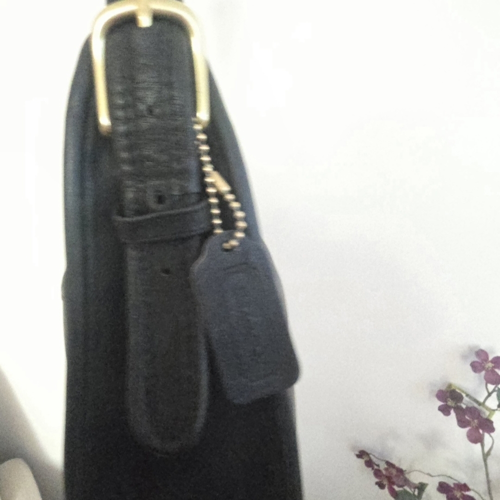 Vintage Coach Classic Black Leather Hobo Shoulder Bag 80s 90s + Coach charm - Picture 9 of 9